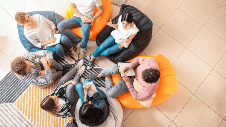 How the Philippines Community (필리핀 커뮤니티) Supports Mental Health and Well-being
